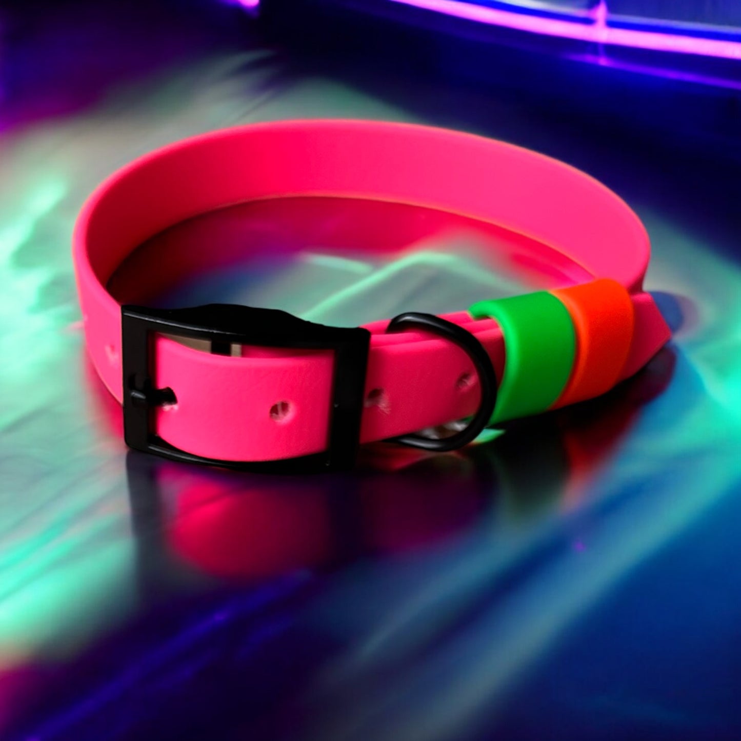 MEDIUM Biothane®️ collar in NEON PINK